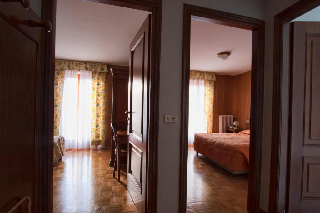 Hotel Panoramique ตอร์ญอน ห้อง รูปภาพ
